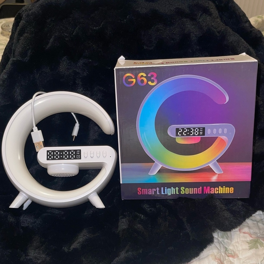 G63 NEW IN BOX INTELLIGENT SMART LIGHT SOUND MACHINE Charger Speaker Clock